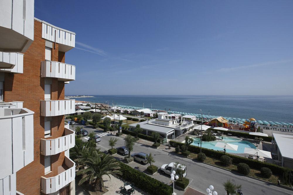 Hotel Continental Fano Luaran gambar