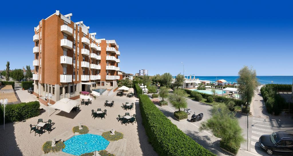 Hotel Continental Fano Luaran gambar
