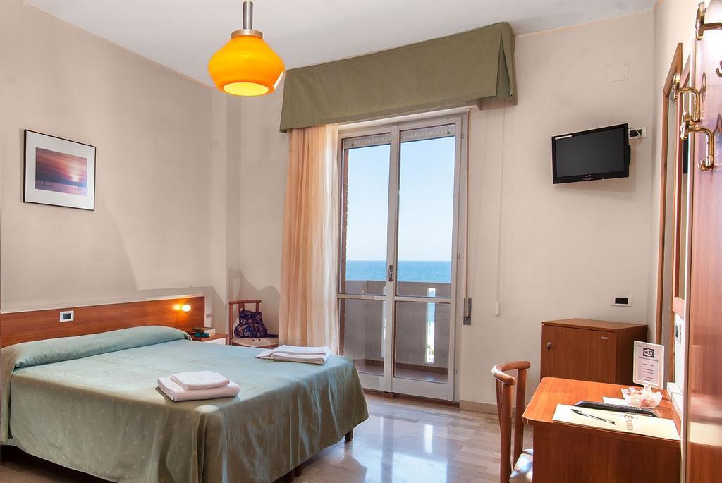 Hotel Continental Fano Luaran gambar